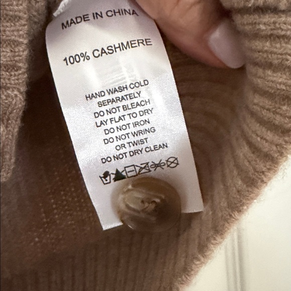 Quince Beige Mongolian Cashmere Sweater Vest - Picture 5 of 8